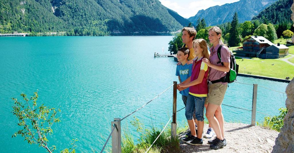Inclusive services at Hotel Vier Jahreszeiten, Maurach am 